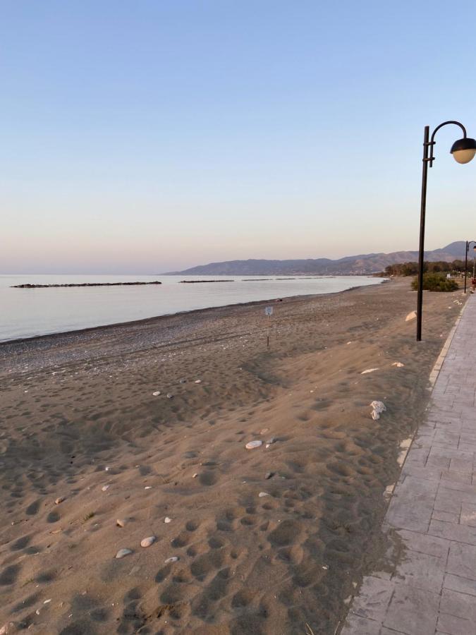 דירה 42 Coast Polis